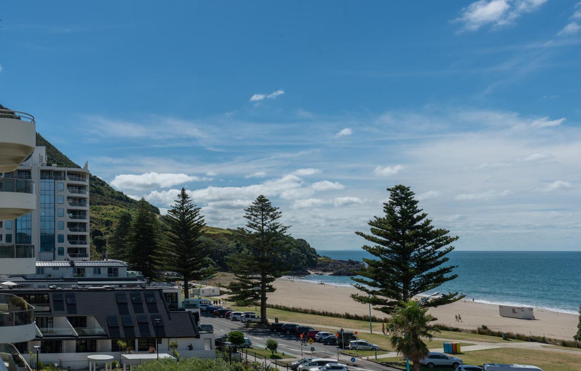 Ocean View Beach Escape - Top Floor Apartments, Mt Maunganui Base Mount Maunganui Kültér fotó