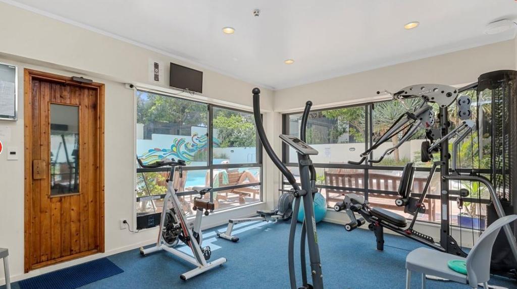Ocean View Beach Escape - Top Floor Apartments, Mt Maunganui Base Mount Maunganui Kültér fotó