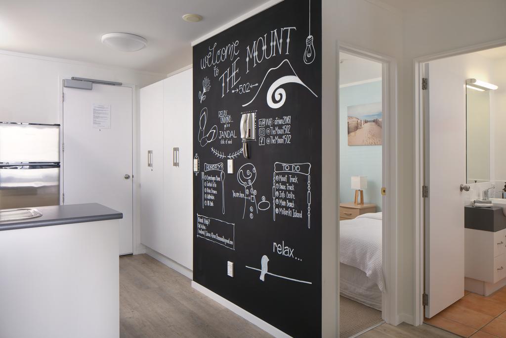 Ocean View Beach Escape - Top Floor Apartments, Mt Maunganui Base Mount Maunganui Kültér fotó